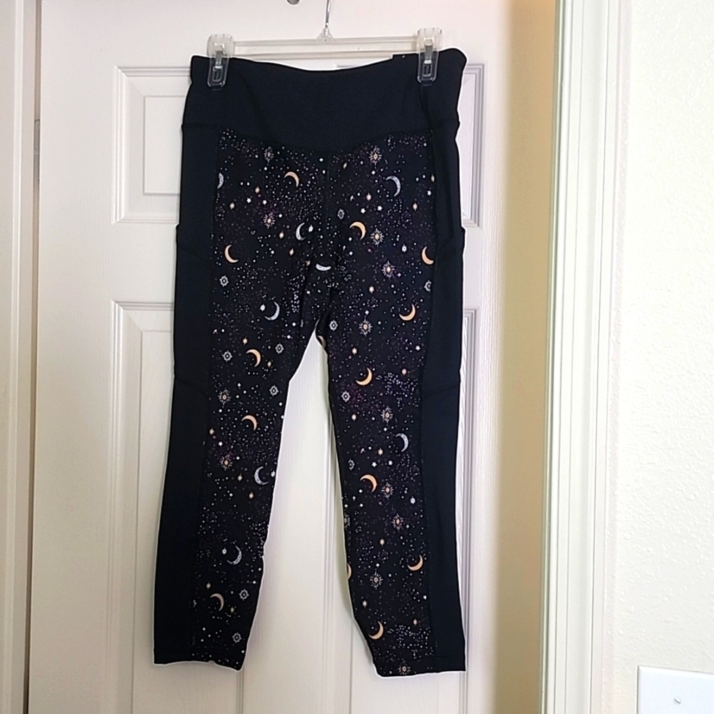 Torrid Active Capri - image 2